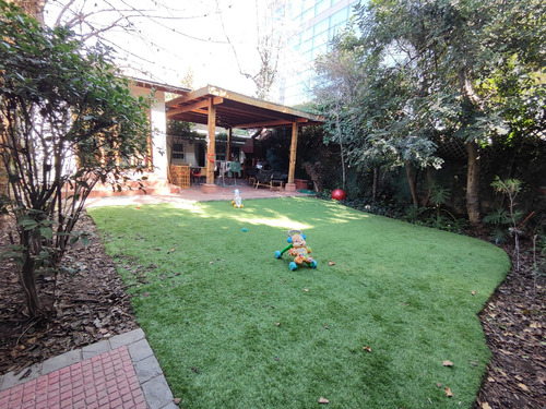 Venta De Amplia Casa En Providencia 6d5b3e