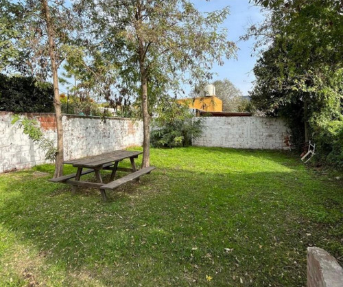 Casa 5 Ambientes A Una Cuadra De La Laguna!!! Jardin, Entrada Auto, Granterreno De Fondo,parrilla