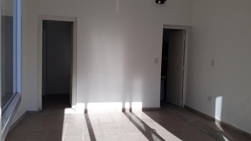 Venta De Excelente Complejo Locales Comercial En Serodino.
