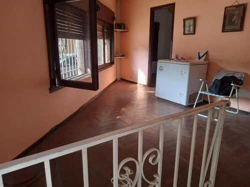 Ph En Venta - 2 Dormitorios 1 Baño - 107mts2 - Monte Castro