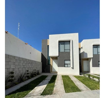 A La Venta Casa De 3 Recamaras En Miravalle, Con Estudio O Recamara En Planta Baja, En Circuito C...