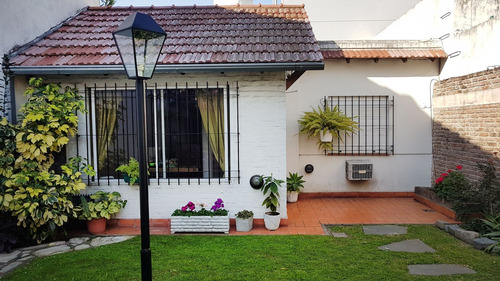 Casa Venta Lomas Del Mirador 3 Amb + 2 Amb Jardin