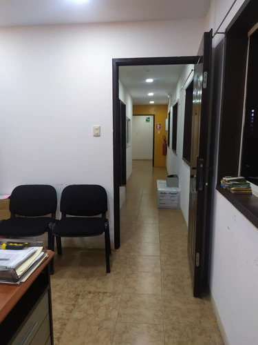 Imagen 4 de 14 de Galpón En Venta En El Centro De Valencia Jessica Martínez