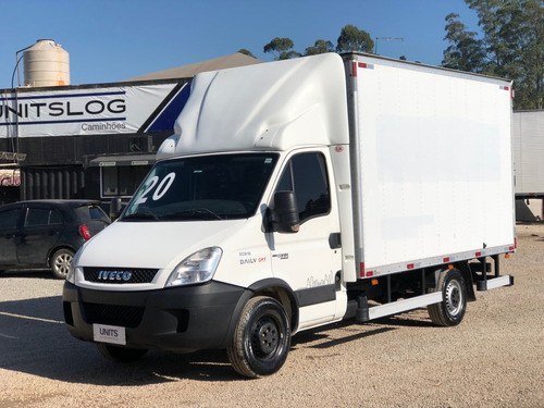 Imagem 8 de 9 de Iveco Daily 30s13