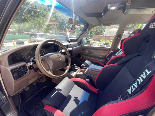 Imagen 6 de 10 de Toyota Land Cruiser