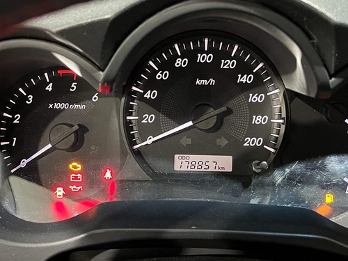 Imagen 6 de 17 de Hilux Dx- 4x4- 2013- 175.000km - Equipada