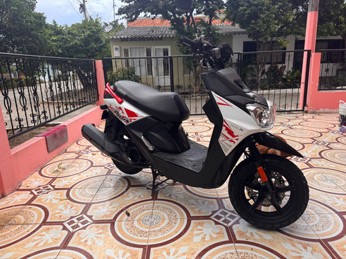 Moto Bwis Modelo 2020 Excelente Estado Papeles Al Día