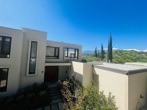 Casa En Venta De 5 Dorm. En Condominio /colegio Mayflower