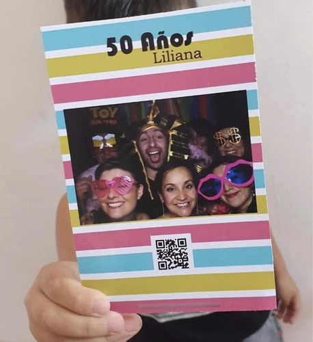 Imagen 4 de 5 de Cabina Selfie, Foto Cabina, Modelo iPhone Totem Alquiler