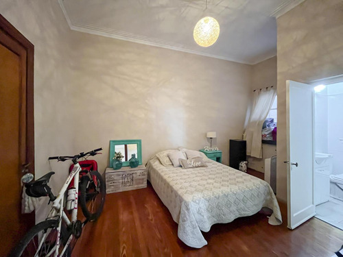 Piso Exclusivo De 5 Dormitorios Con 3 Baños Y Cochera