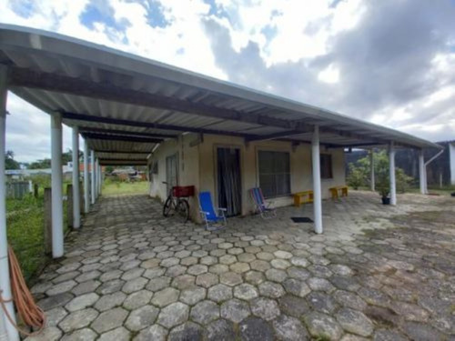 Imagem 2 de 18 de Chácara Em Itanhaém, No Bairro Parque Vergara, Com Espaço Para Piscina, Área De Serviço, Almoxarifado, Galinheiro E Vagas Para 10 Automóveis Ref: 9740/ac