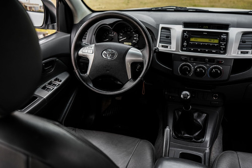 Toyota Hilux 2.7 Cd Srv Vvti 4x2