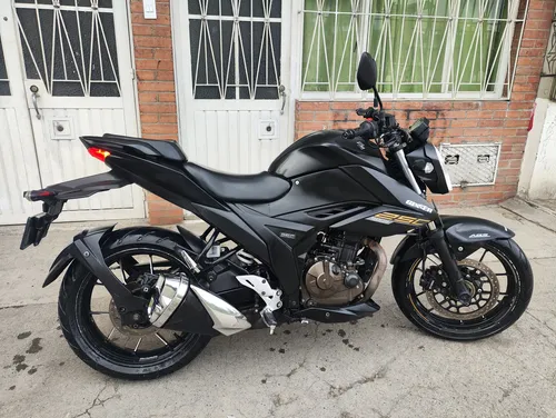 Gixxer 250, Modelo 2022, Sin Choques, Todo Al Día.