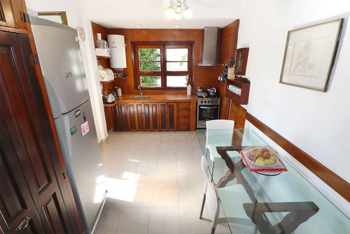 Espectacular Casa Con Quincho Y Pileta En Moreno
