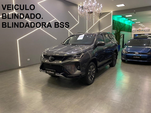 Toyota Hilux SW4 diamond