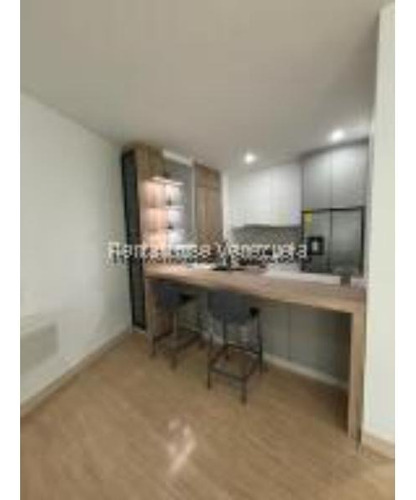 #25-24938 Elegante Apartamento En Lomas De Las Mercedes