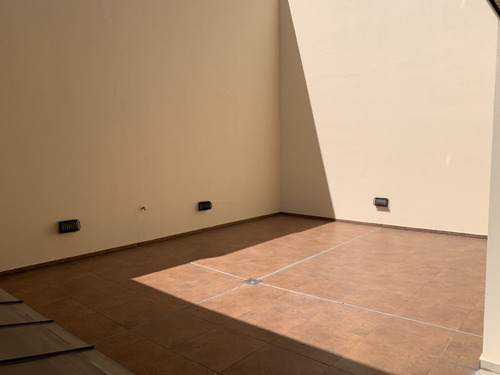 Dpto 2 Amb. 1º Piso Contrafrente Con Cochera Cub. Y Patio De 50m2 Excelente Zona Y Propiedad