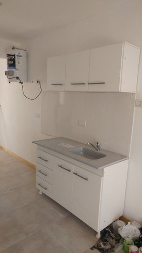 Venta En Block. Local A Estrenar + 10 Deptos De 2 Y 3 Amb + 4 Cocheras. Ideal Inversor.