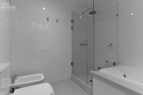 Apartamento En Alquiler Torrelobos, Punta Del Este, Playa Brava.