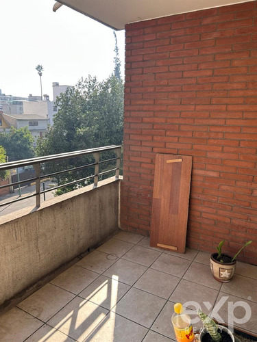 Departamento En Venta De 4 Dorm. En Ñuñoa, Excelente Estado
