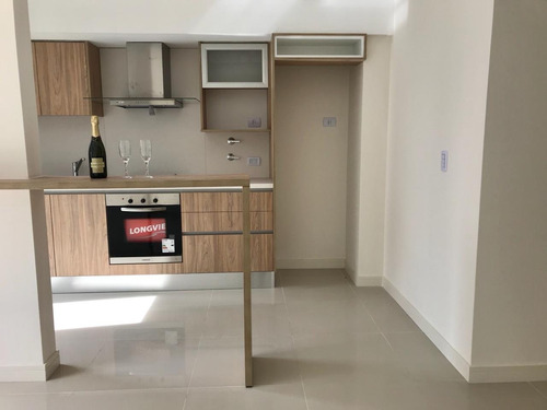 Imagen 4 de 19 de Departamento De 2 Ambientes A Estrenar Con Cochera En Edificio Cronos Xix