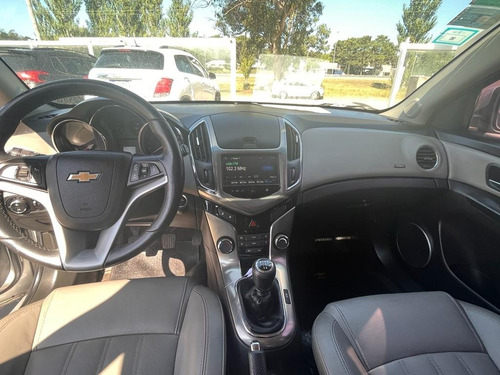 Imagen 12 de 17 de Chevrolet Cruze 5p 1,8 Ltz Ac