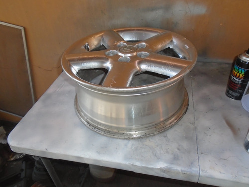 Imagen 1 de 3 de Vendo Rin De Nisssan X-trail Año 2003, # 16 De Aluminio