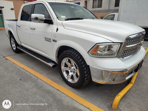 Dodge Ram 1500 LARAMIE 4X2 Doble Cab V8 5.7Lts. HEMI