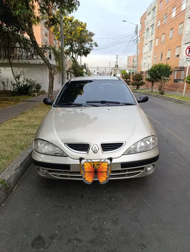 Vehículo En Muy Buenas Condiciones