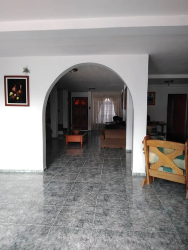 Imagen 3 de 14 de Casa 500m2 Urb Valle Alto Los Teques