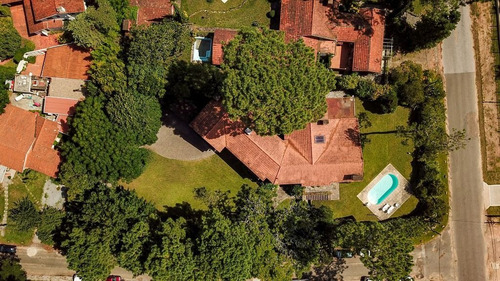 Casa 7 Dormitorios En Cantegril, Punta Del Este