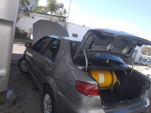 Imagem 3 de 7 de Fiat Siena 2012 1.4 El Flex 4p