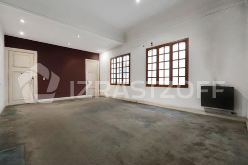 Departamento Francés En Venta En Recoleta. 4 Ambientes