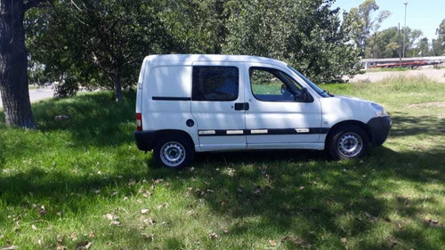 Peugeot Partner 1.4 Furgon Confort 2015 Con Gnc De 5ta