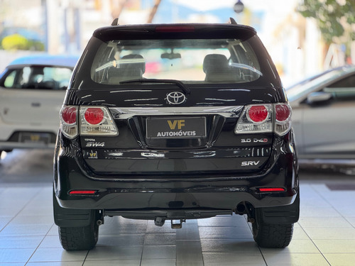Toyota Hilux SW4 3.0 Srv 5l 4x4 Aut. 5p