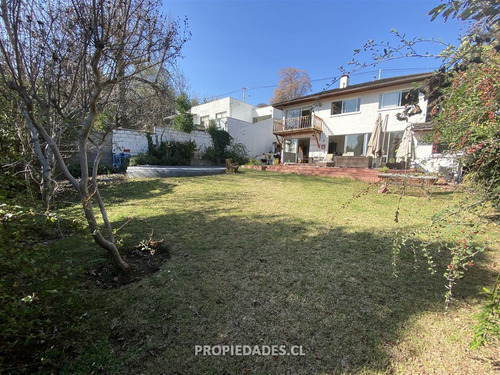 Casa En Venta De 4 Dorm. En Las Condes