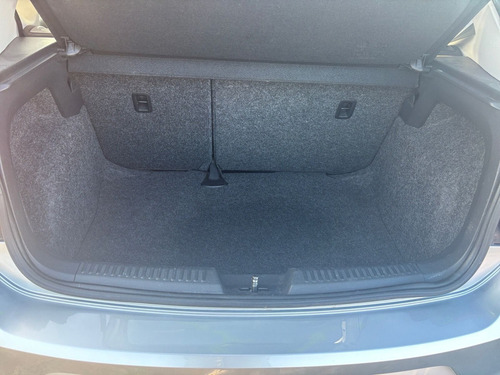 Volkswagen Polo 1.6 L4 Sound Tiptronic At
