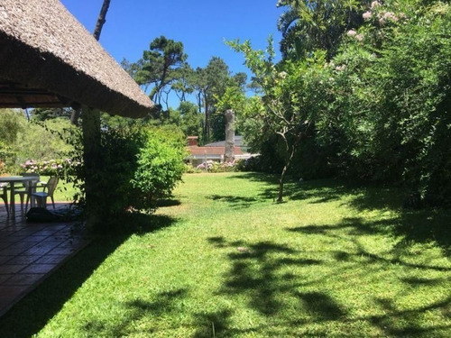 Casa En Venta De 4 Dormitorios En Playa Mansa