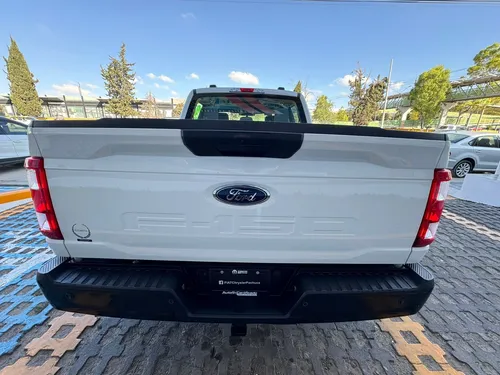 Ford F-150 3.3 XL Doble Cabina V6 4x2 At