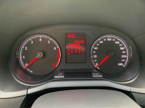 Imagen 9 de 16 de Volkswagen Gol Trend 1.6 Trendline Automania