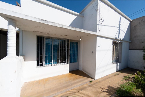Imagen 2 de 24 de Casa 2 Dormitorios En Venta La Plata Amplio Parque