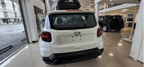 Imagen 19 de 25 de Jeep Renegade Sport At 1.8lts 4x2 0km 2023
