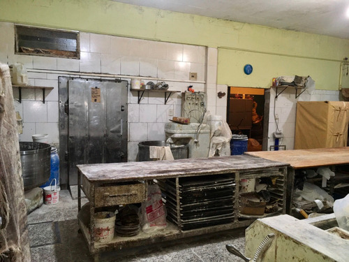 Imagen 5 de 13 de Local Con Vivienda Y Fondo De Comercio Panificadora