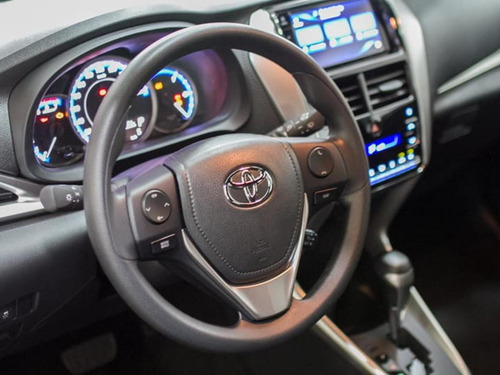 Toyota Yaris 1.5 Xl Plus Connect 16v Cvt 5p