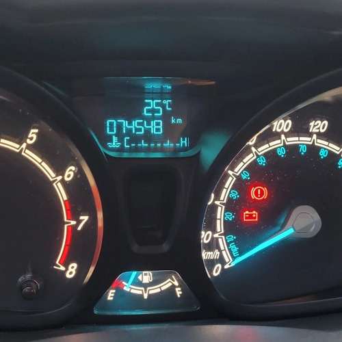 Imagen 9 de 9 de Ford Fiesta Kinetic 1.6 S 5 Puertas