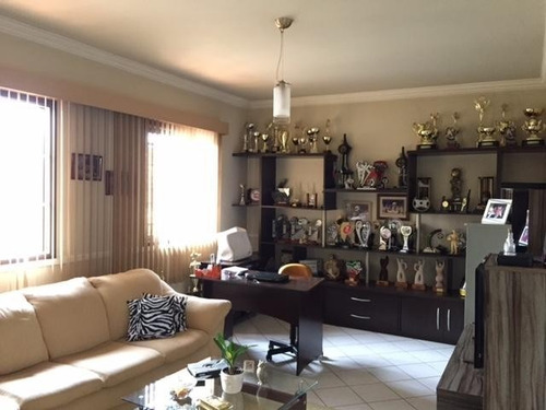 Imagem 5 de 18 de Casa No Glória Com 4 Quartos Para Venda, 194 M² - Lg5029