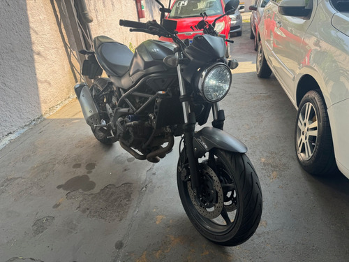 Suzuki Sh650a 2019 Com 25.000 Km Preta