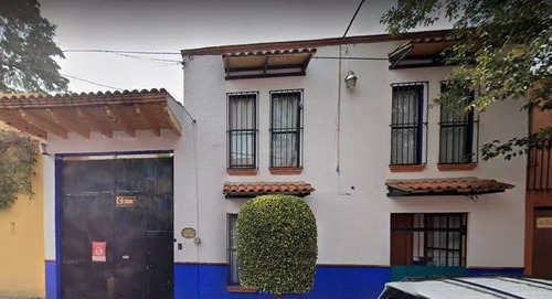 Inmejorable Remate Bancario, Casa A La Venta En Coyoacan. No Creditos 