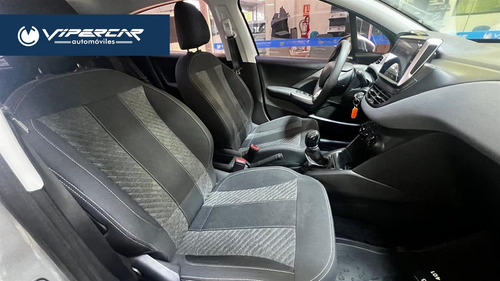 Peugeot 208 allure 1.6 manual