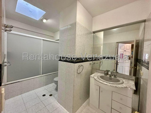 Tg Penthouse En Venta En Santa Eduvigis, Moderno Semi Amoblado, Con Piscina 25-17104 Ys